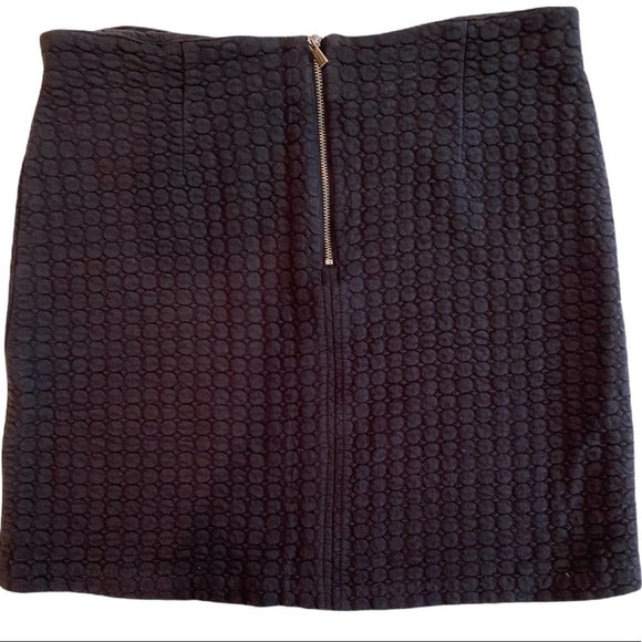 LAUNDRY BY SHELLI SEGAL Soft Quilted Knit Black Skirt with Pockets - Picture 7 of 7